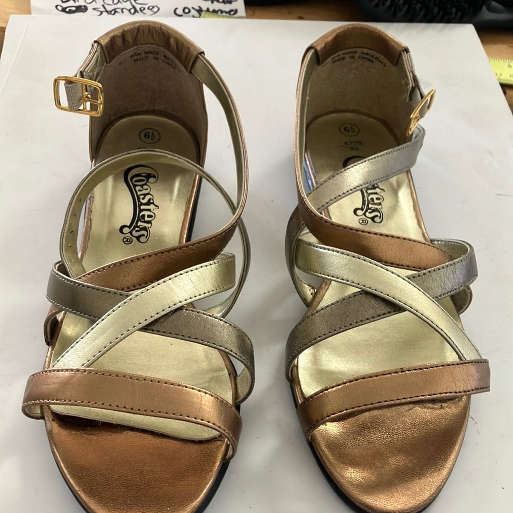 Women's Metallic coasters Sandals 6 1/2 NWOB